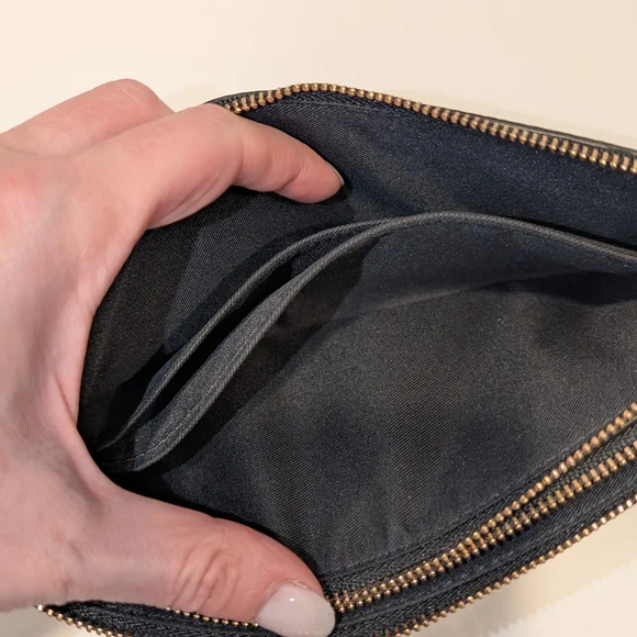 Coach Black Leather Wristlet with Double Gold Zipper - GUC - Picture 6 of 13